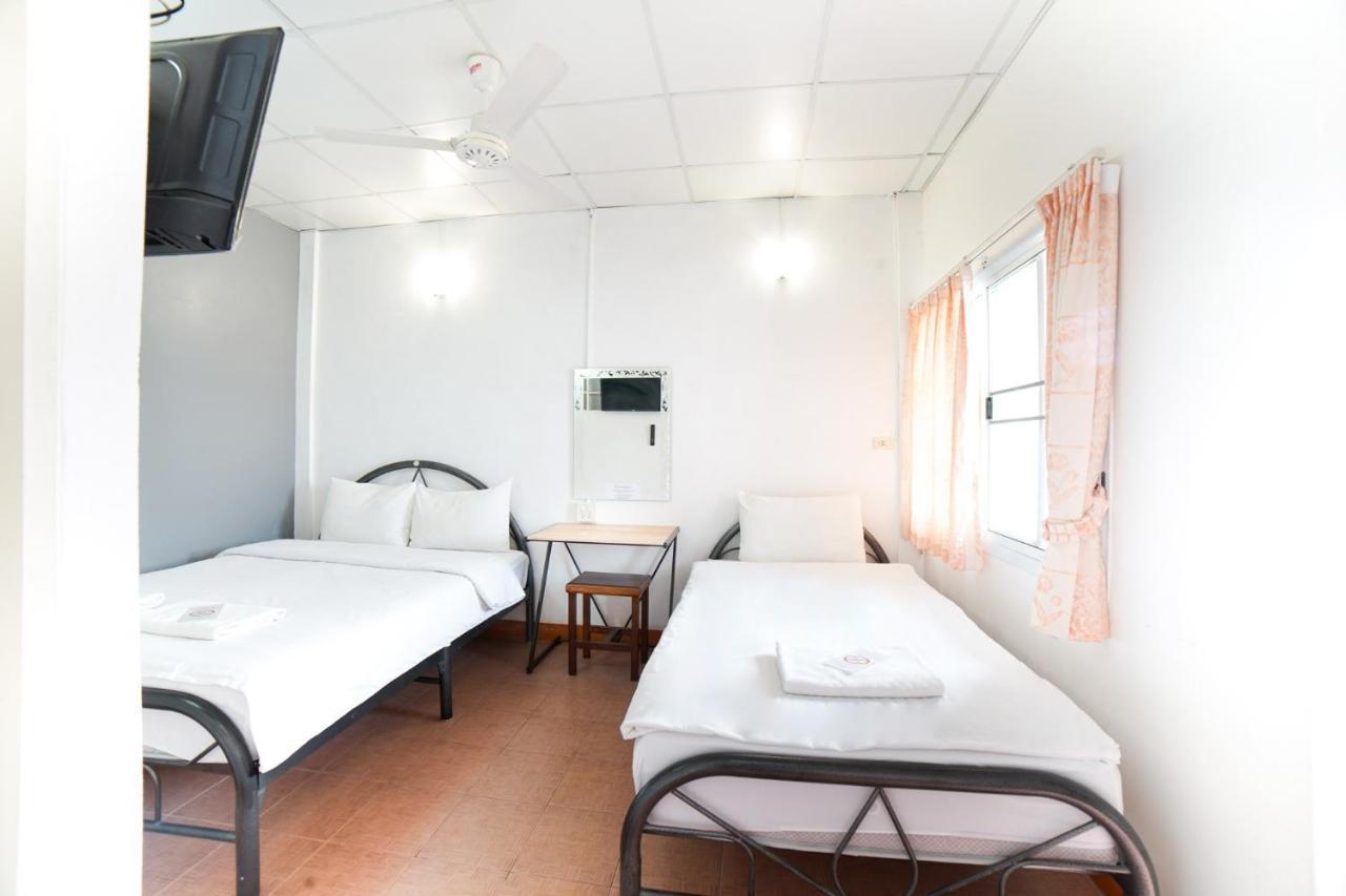 Pakdee House Hotel Удон Тани Екстериор снимка