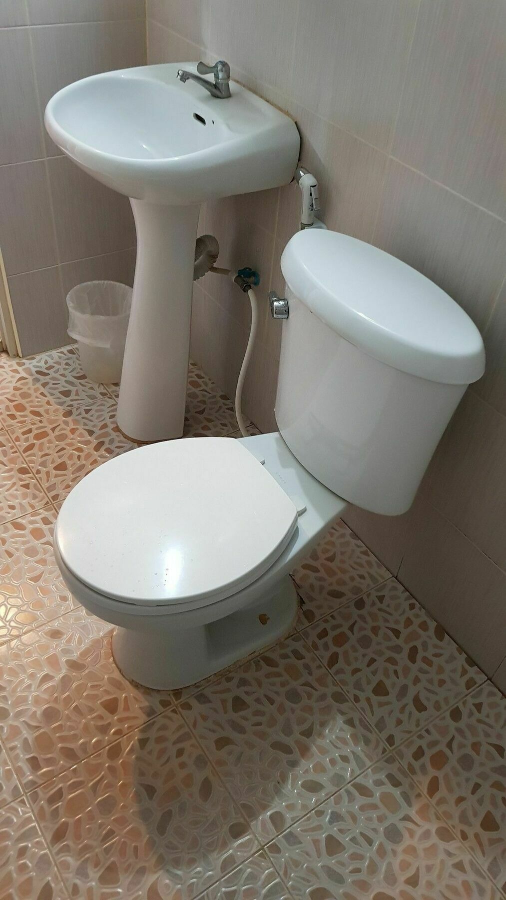 Pakdee House Hotel Удон Тани Екстериор снимка